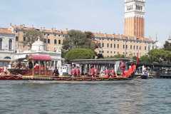 Cprteo Storico con Campanile di San Marco nello sfondo